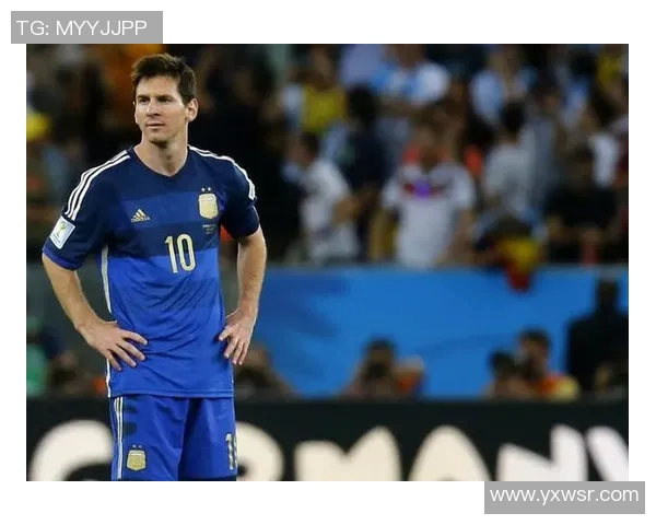 梅西光膀子展现自信风采足球场上的传奇与魅力尽显无遗 梅西光膀子展现自信风采足球场上的传奇与魅力尽显无遗