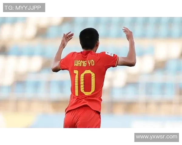 为儿子收集足球明星签名的梦想之旅与感人故事