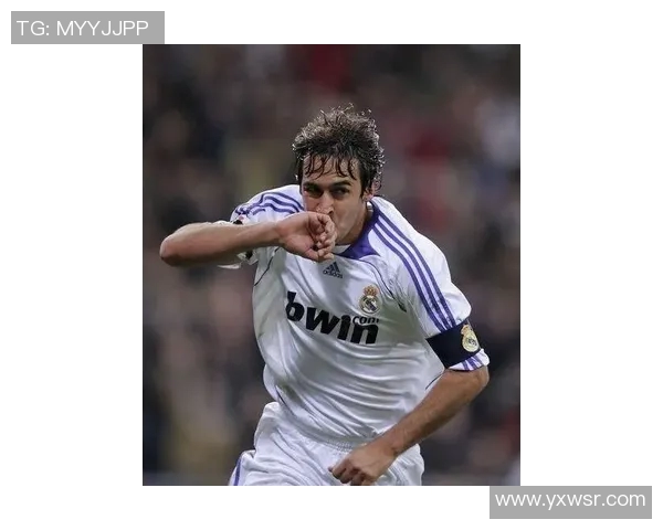 足球明星与珠宝的华丽邂逅揭示他们的奢华生活与独特品味